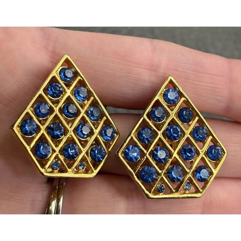 Vintage 80s Blue Rhinestone Gold Tone Diamond-Shaped Clip-On Earrings